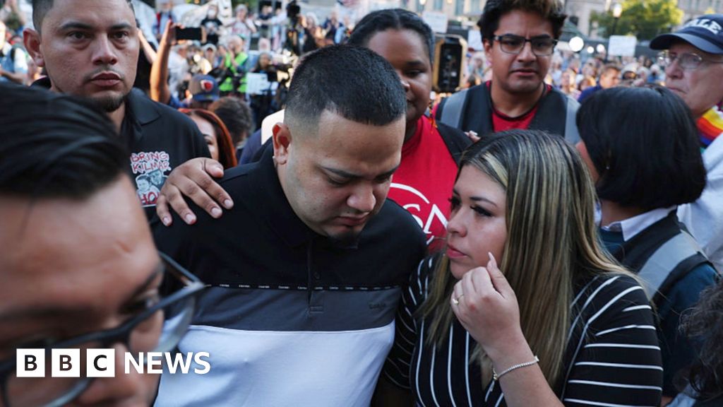 Watch: Supporters rally as Abrego Garcia is detained
