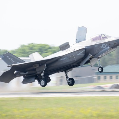 The jets were late. Lockheed got on-time bonuses anyway