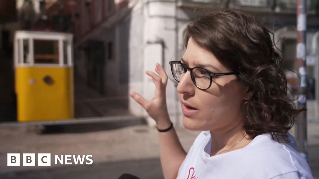 ‘The hit was very hard’: Eyewitness in second carriage shares video of crash moment