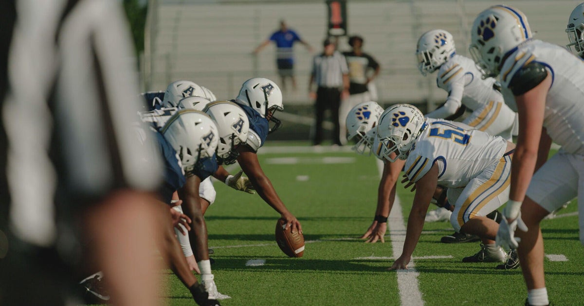 High school football team ends losing streak while healing from shooting