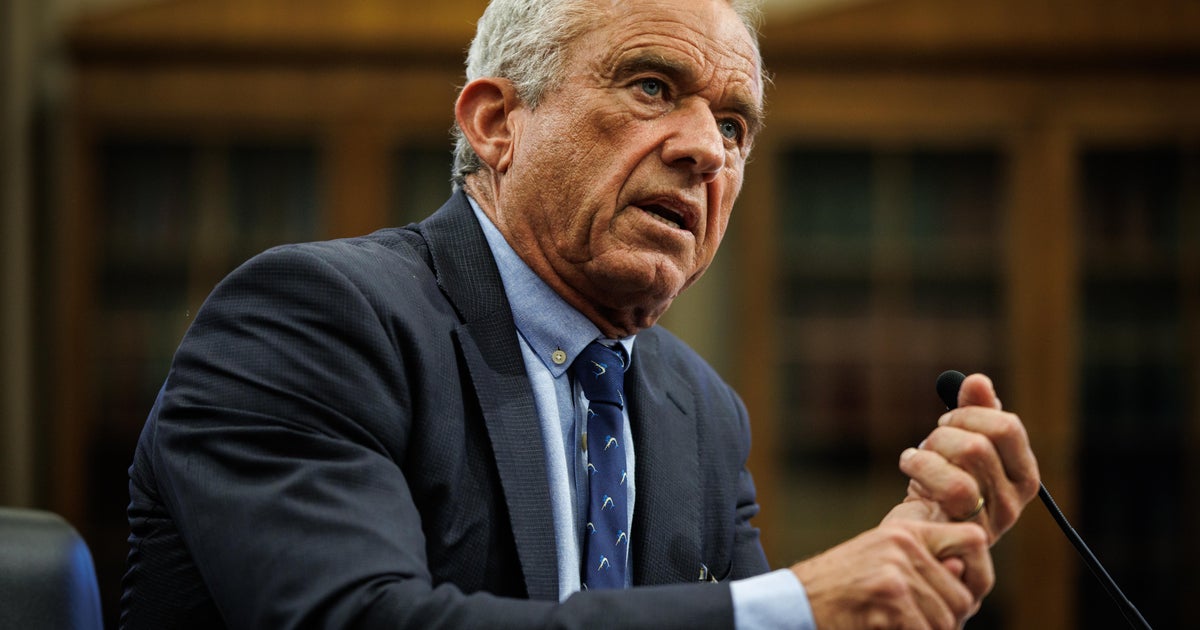 Over 1,000 HHS staffers call on Trump to fire RFK Jr.