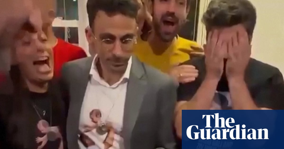 Donald Trump tells hostage families over phone that their loved ones will return on Monday – video