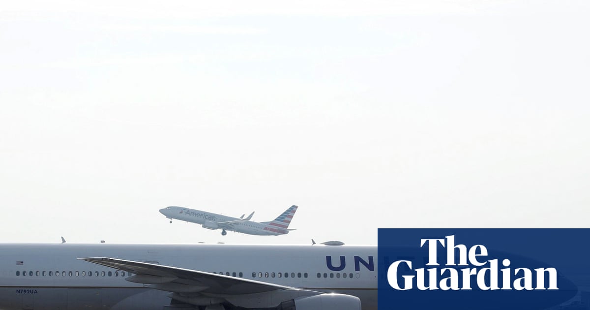 United plane clips tail of another aircraft at Chicago’s O’Hare airport