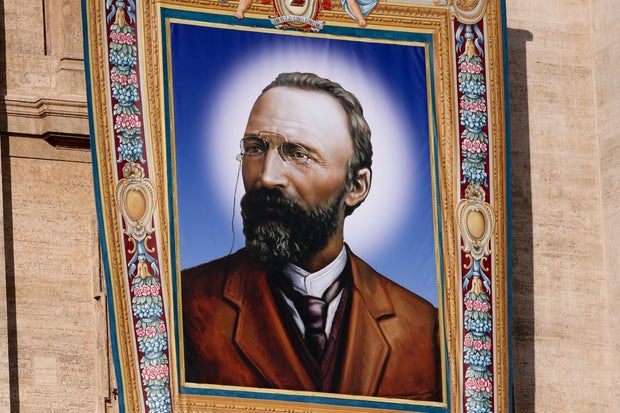 Ex-Satanic priest among 7 new saints created by Pope Leo XIV