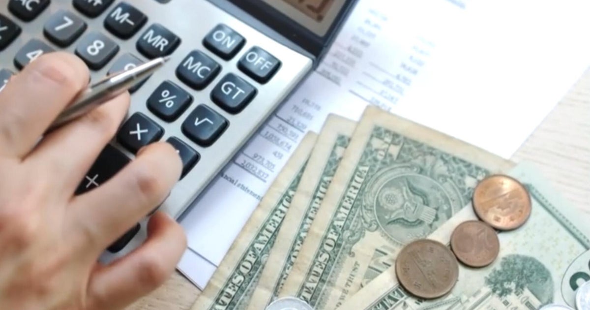 Growing number of young Americans living paycheck to paycheck, study finds