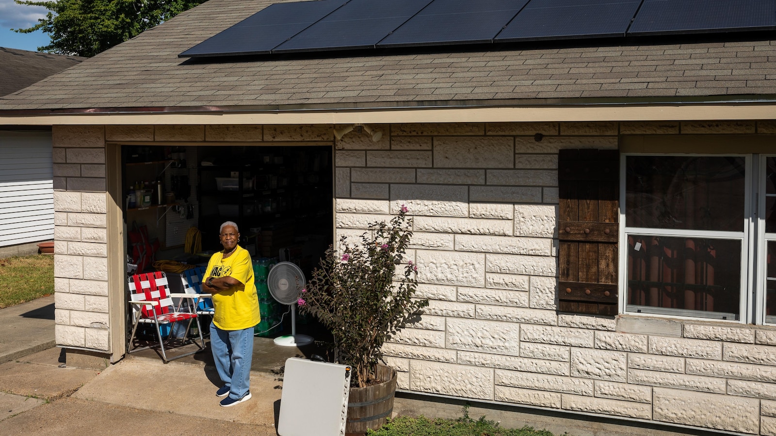 Lacking community resilience centers, Houston neighbors opt for solar-powered ‘hub homes’