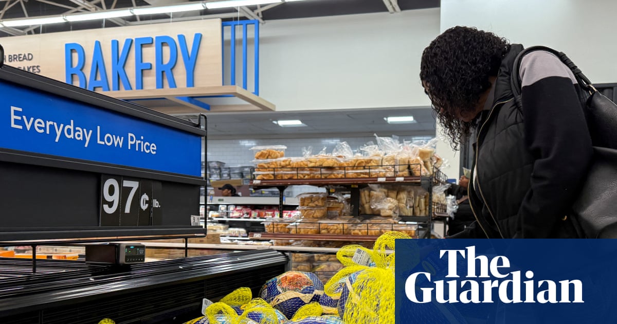 Trump touts cheap groceries ahead of Thanksgiving. The reality is a mixed plate