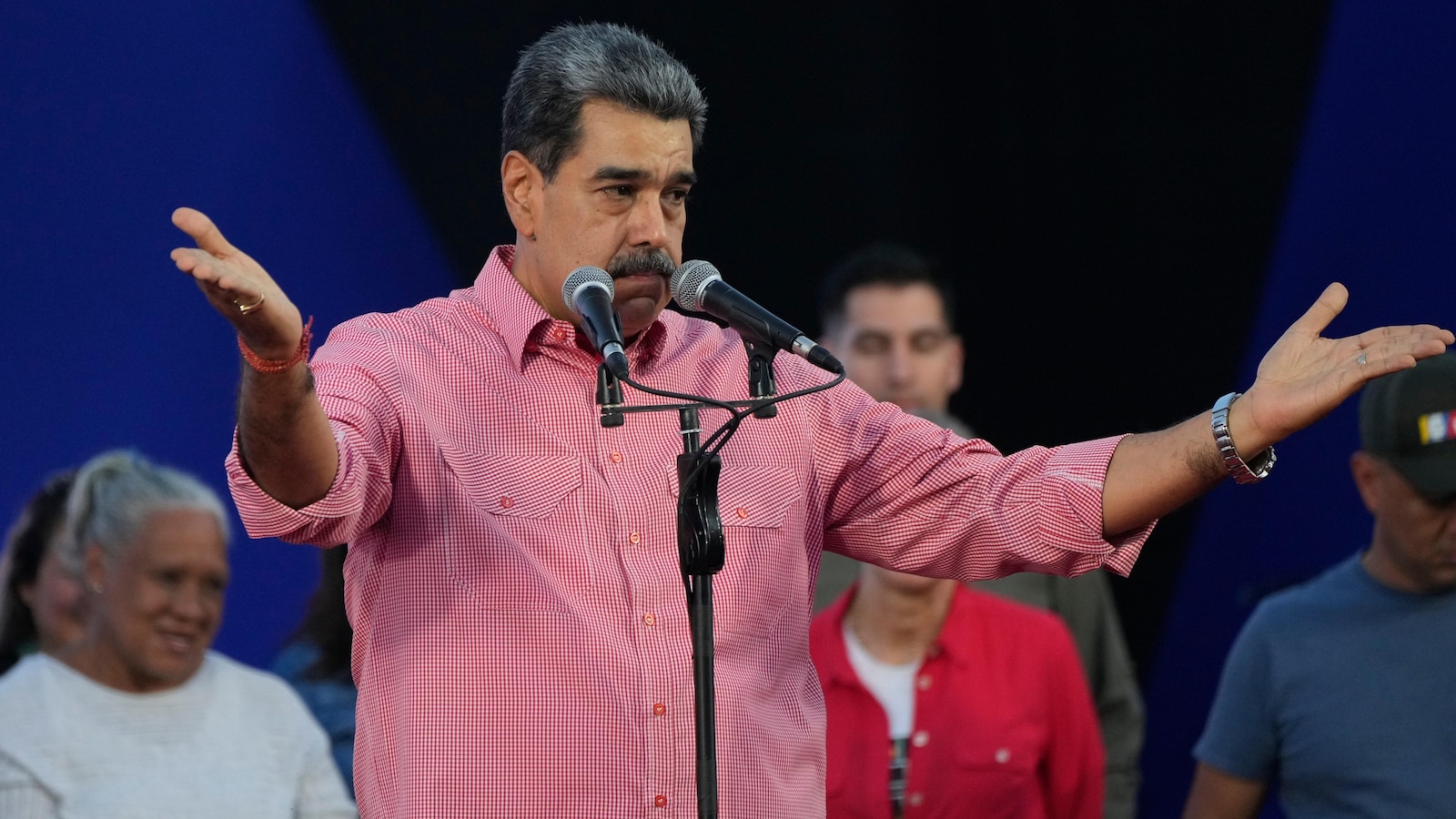 FAA warns all pilots of risks of flying over Venezuela over ‘worsening security situation’
