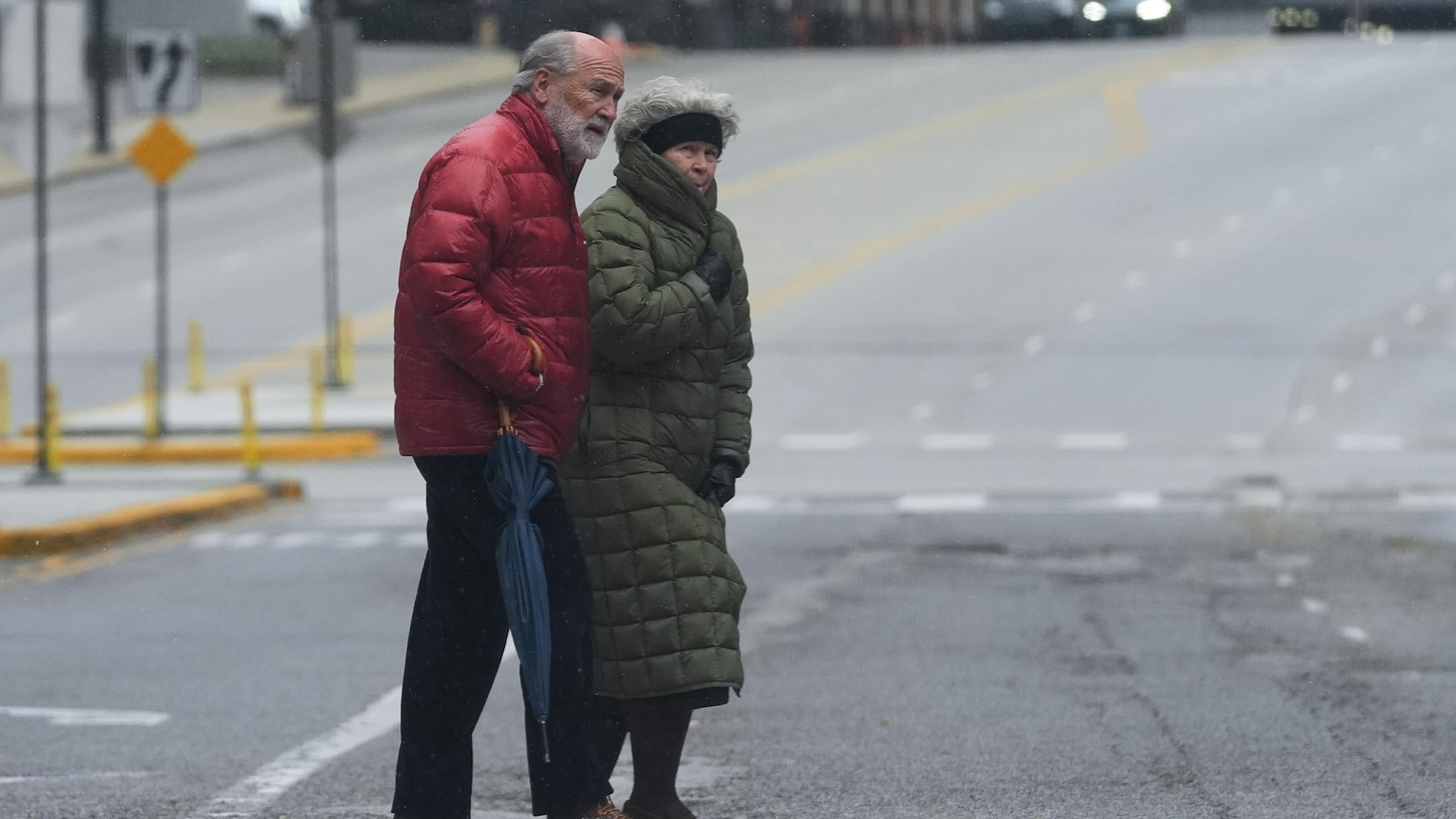 Meteorologists warn of ‘intense’ snow in Great Lakes states and record lows in South