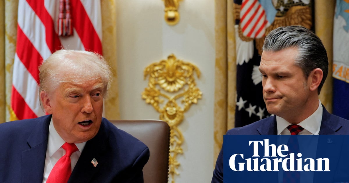 Trump says he and Hegseth didn’t know about second strike on alleged Venezuelan drug boat – video