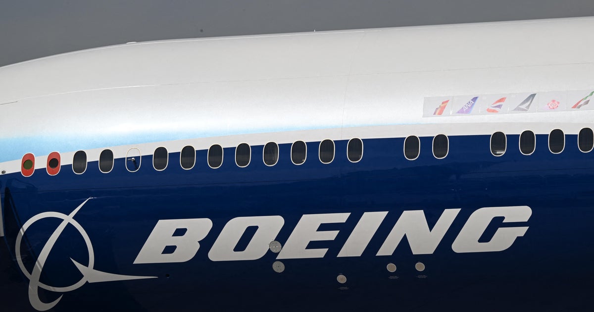 Law prof sues Boeing, alleging exposure to toxic fumes on Delta flight
