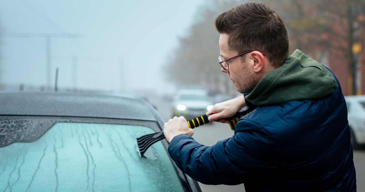 The best ways to de-ice your car without damaging it this winter
