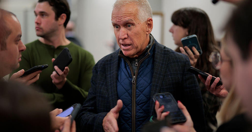 Tillis becomes first GOP senator to call for "incompetent" Noem to step down