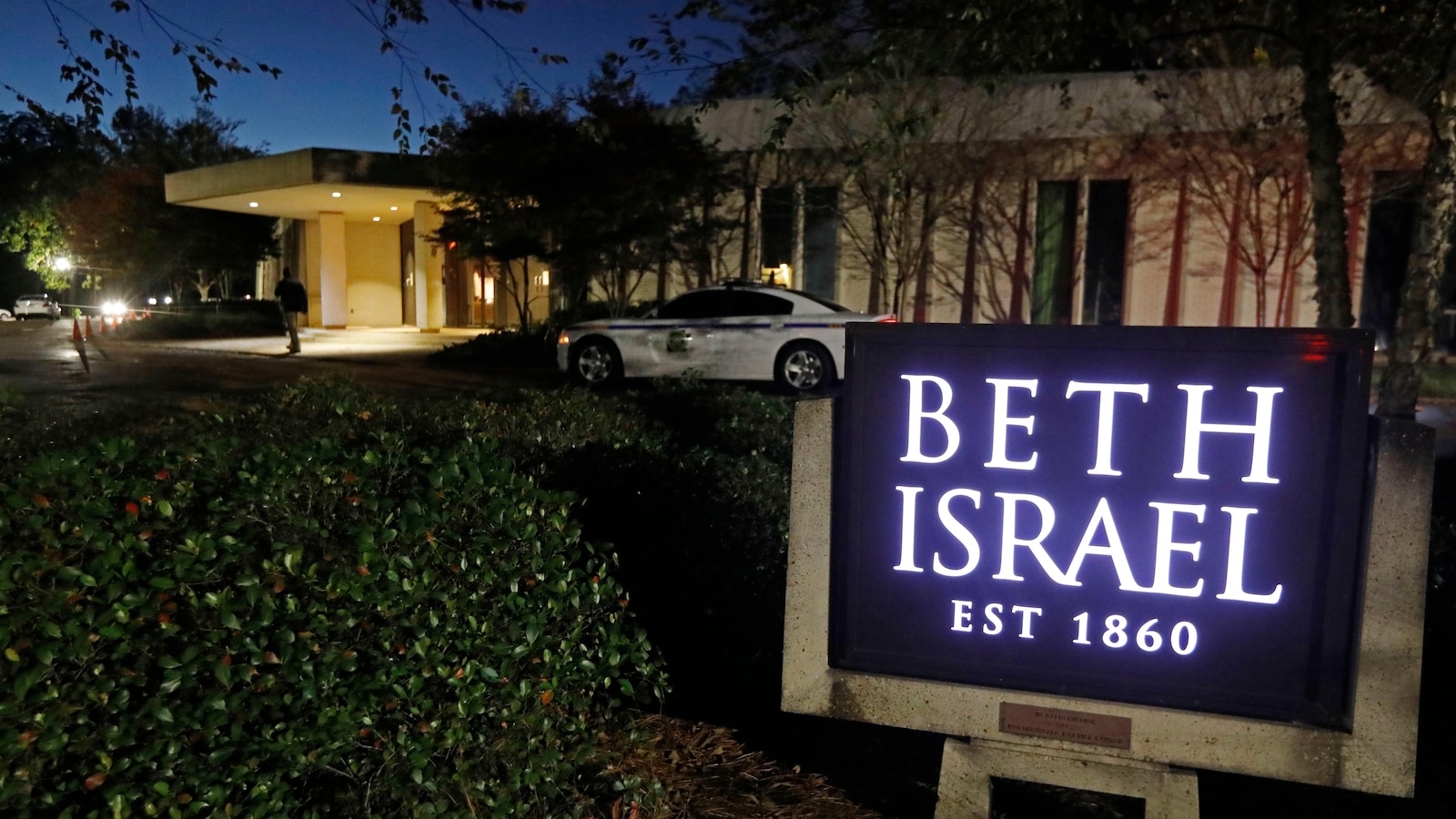 Suspect arrested after fire damages historic Mississippi synagogue