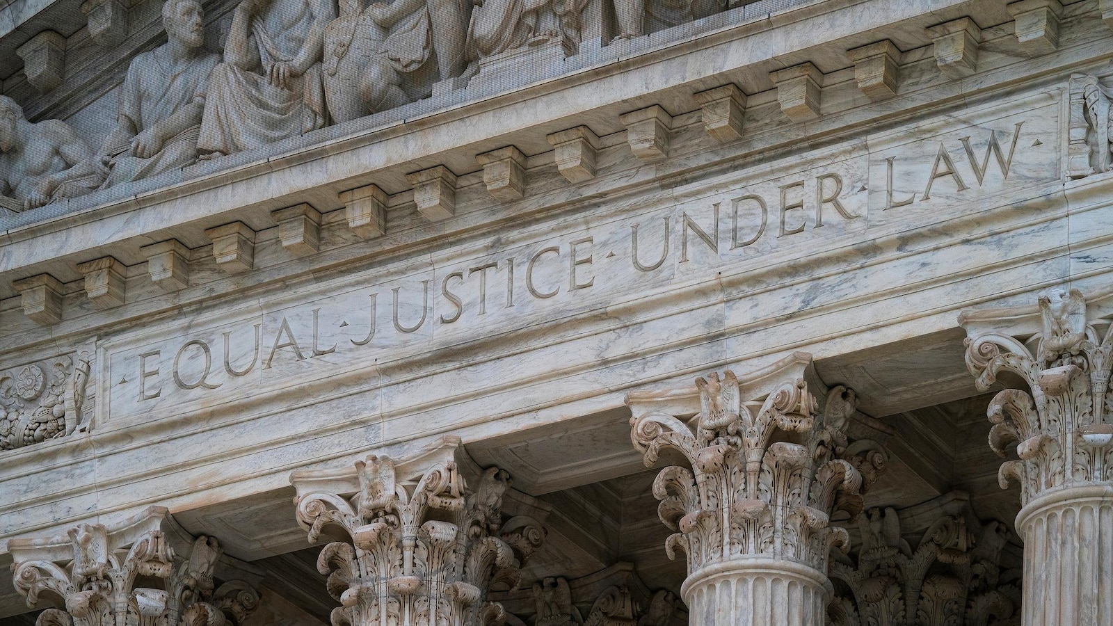 Homicide rate declines sharply in dozens of US cities, a new report shows