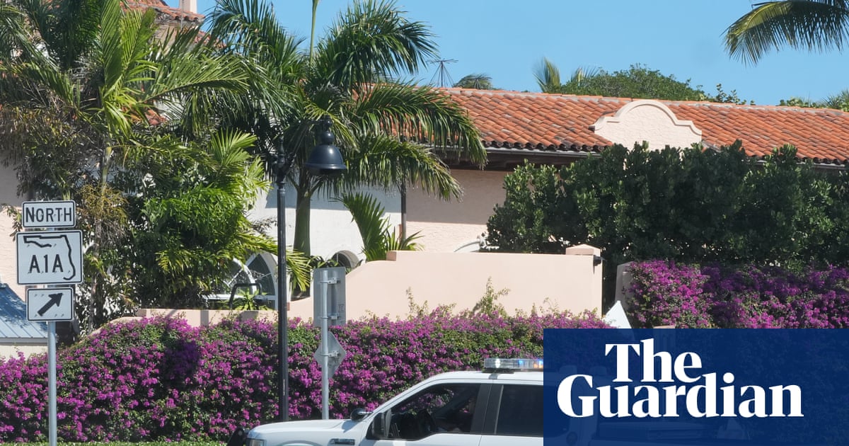 Palm Beach sheriff says armed man killed after breaching Mar-a-Lago perimeter – video