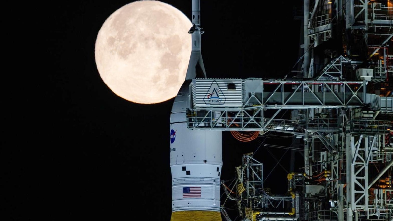 Old Apollo rocks shed new light on the moon’s magnetic field long ago