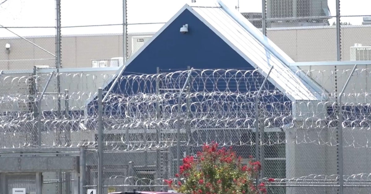 Appeals court rejects Trump's mandatory ICE detention policy