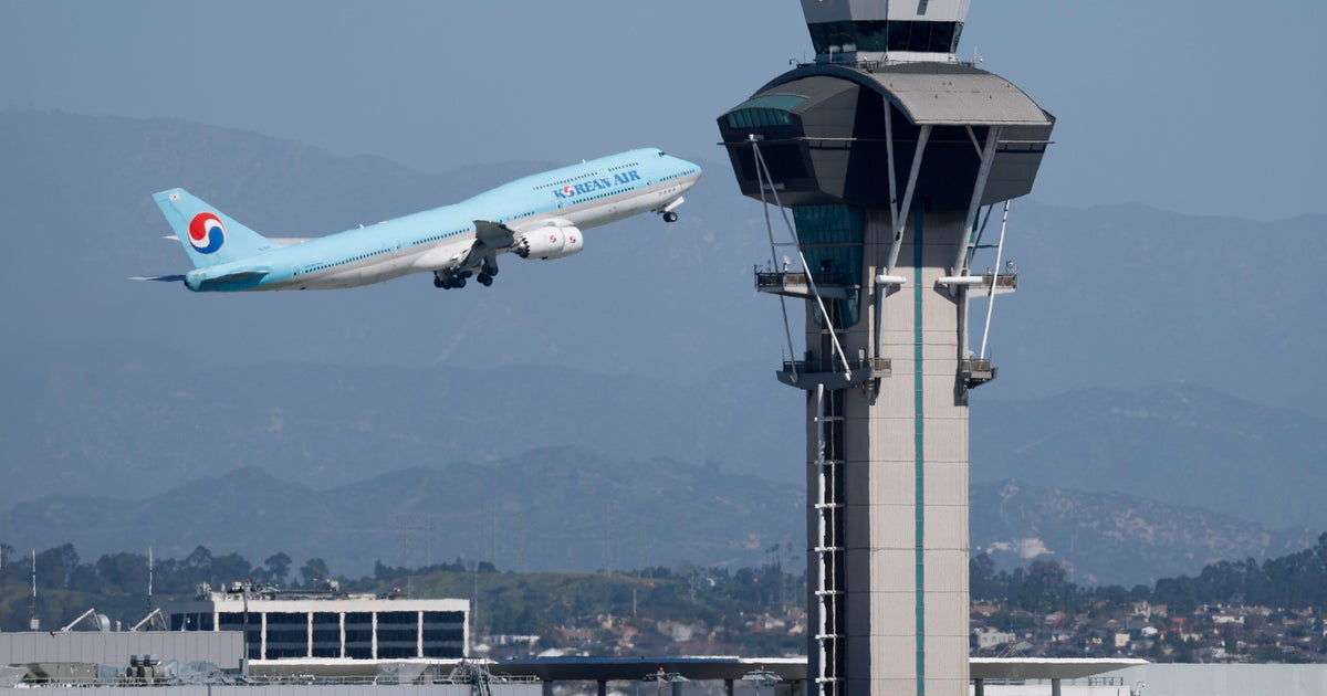 U.S. faces an air traffic controller shortage. It's turning to gamers for help.