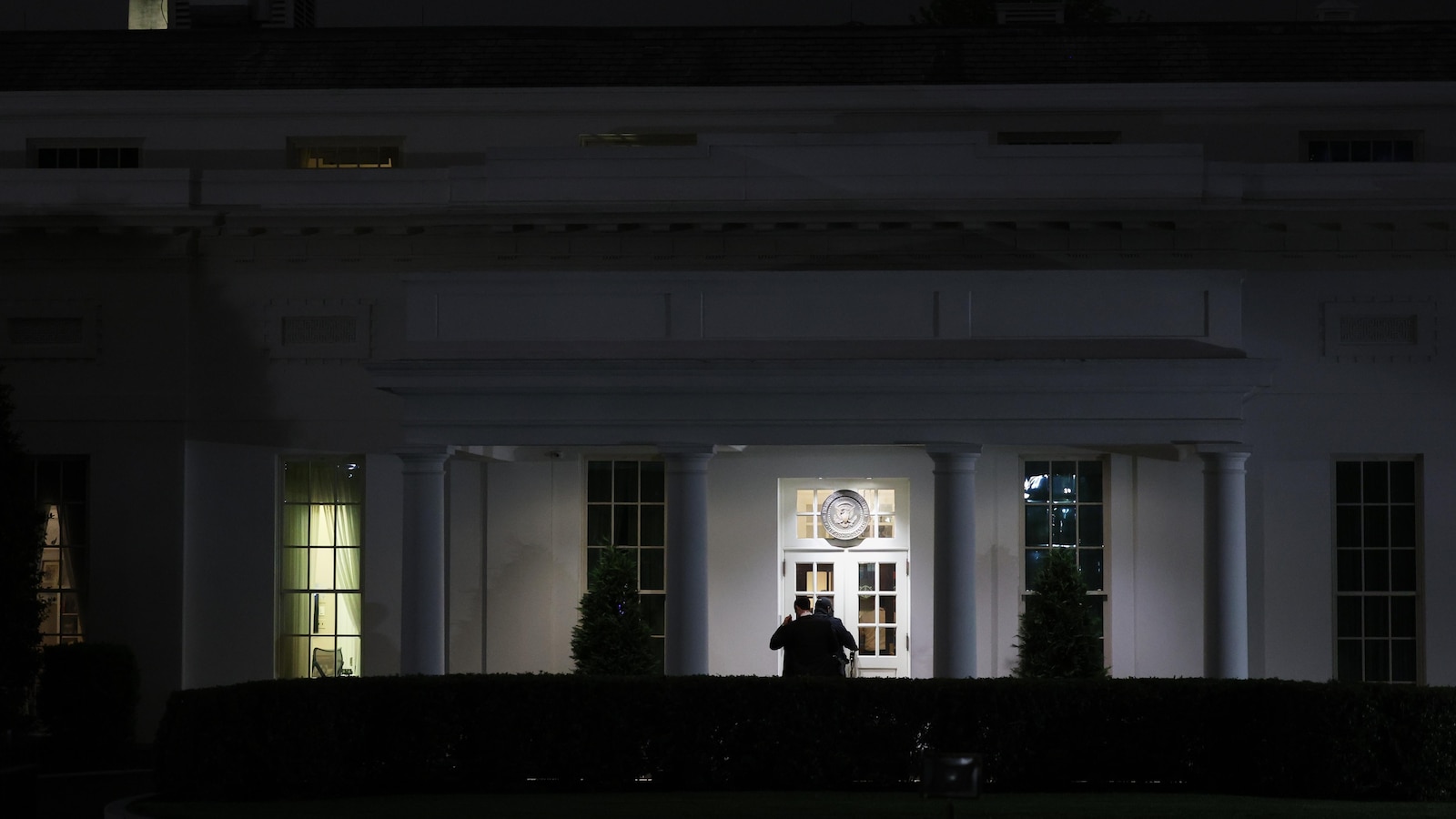 Justice Department cites dinner shooting to press preservationists to drop Trump ballroom suit