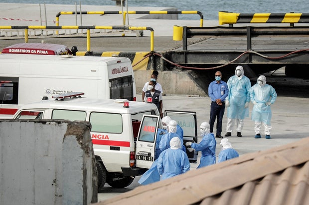 Health personnel returning from the cruise ship MV Hondius