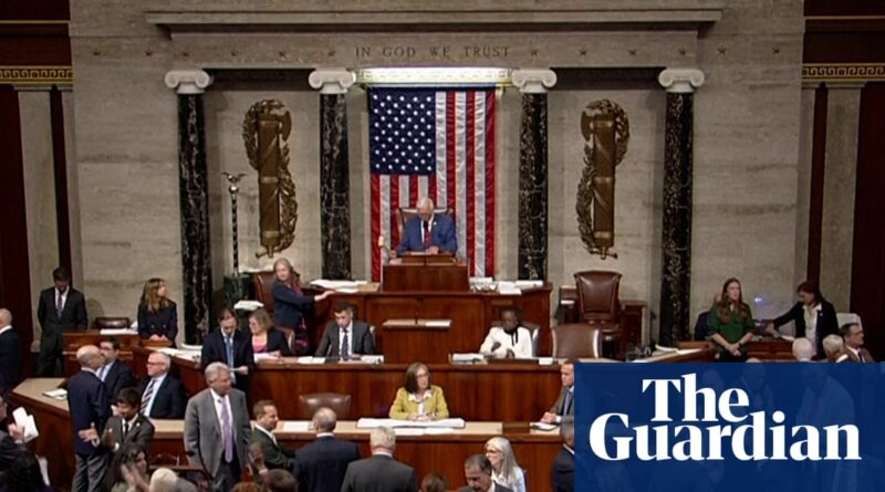 Cheers as US House passes resolution on Trump's Iran war powers - video