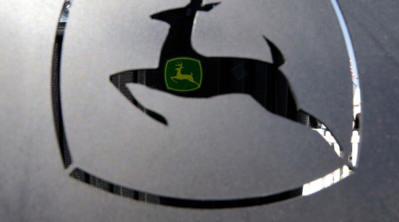 John Deere owners will get right to repair their own equipment under new settlement